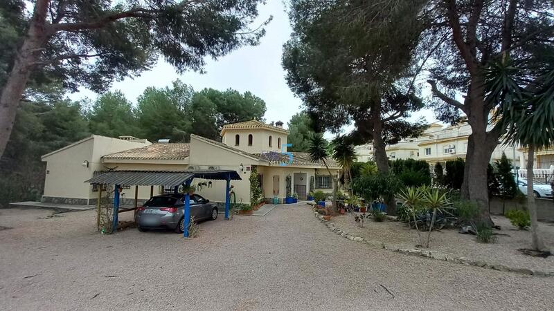 Villa for sale in Algorfa, Alicante