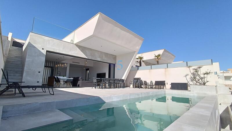 Villa for sale in Rojales, Alicante