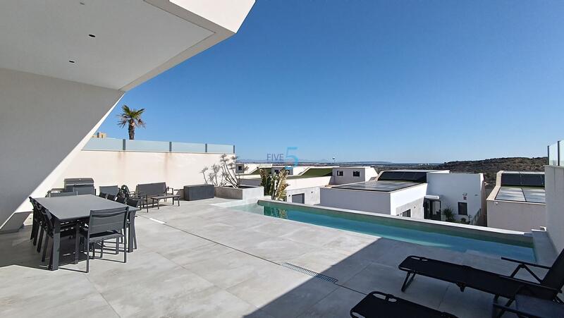 4 bedroom Villa for sale