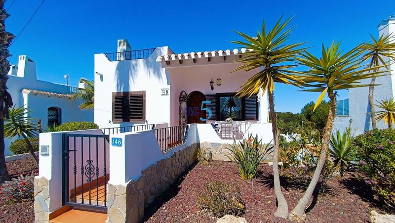 Villa à vendre dans Orihuela, Alicante