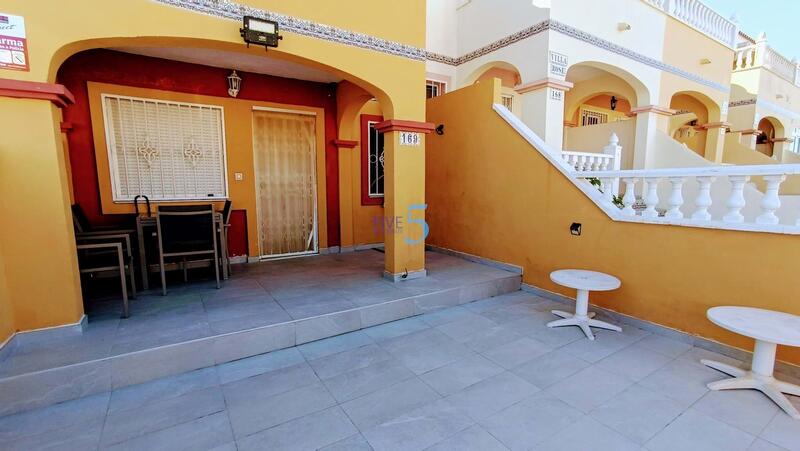 2 bedroom Townhouse for sale