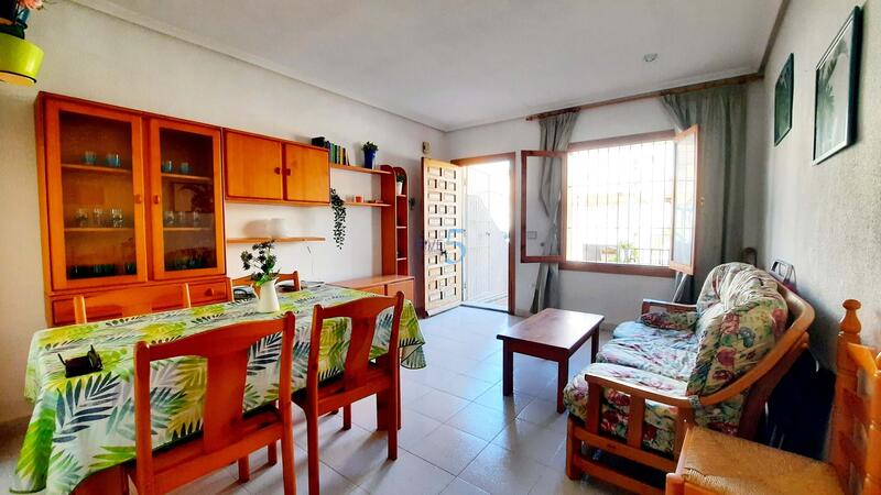 4 bedroom Townhouse for sale