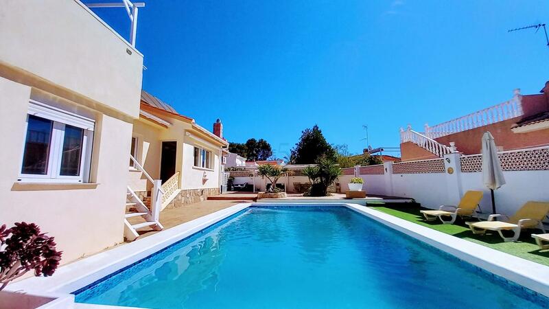 Villa til salgs i Rojales, Alicante