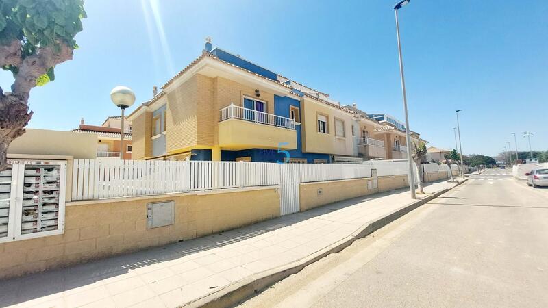 Townhouse for sale in Pilar de la Horadada, Alicante