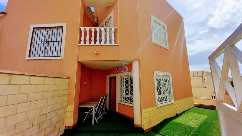 Duplex til salgs i San Miguel de Salinas, Alicante