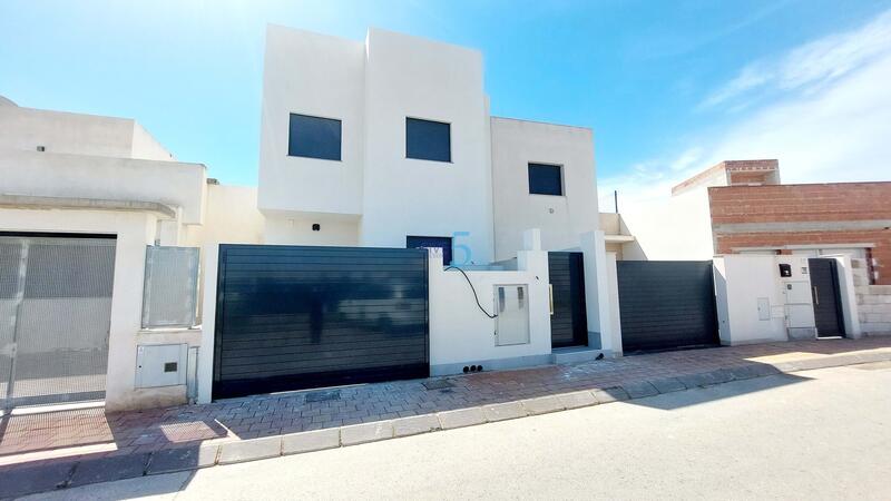 Villa til salgs i San Pedro del Pinatar, Murcia