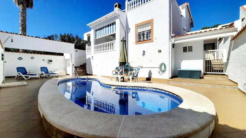 Country House for sale in Pilar de la Horadada, Alicante