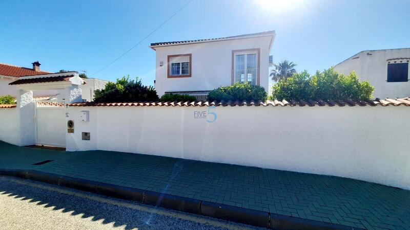 3 bedroom Country House for sale