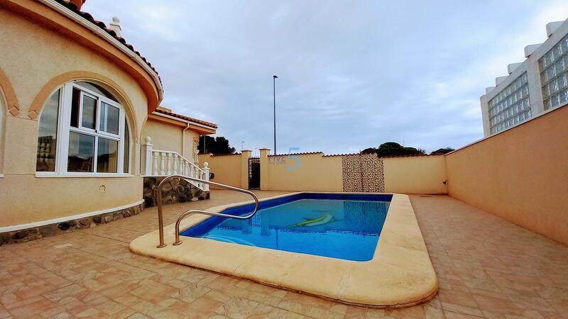 3 bedroom Villa for sale