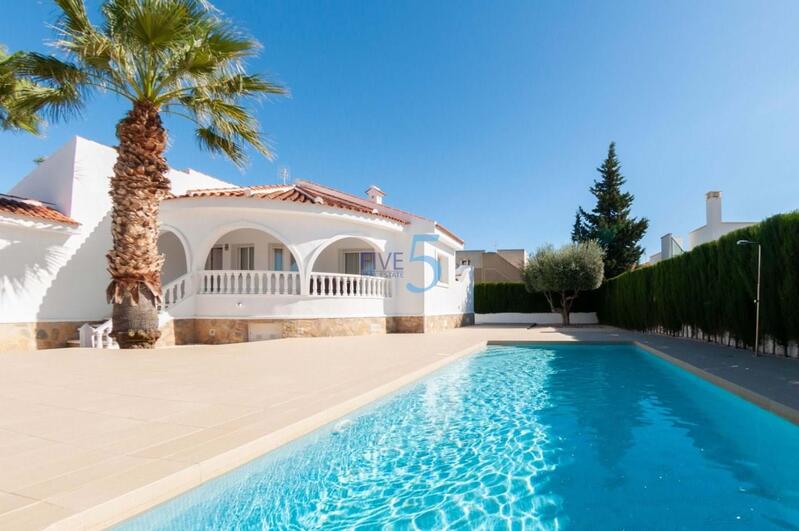 Villa Te koop in Alacant/Alicante, Alicante