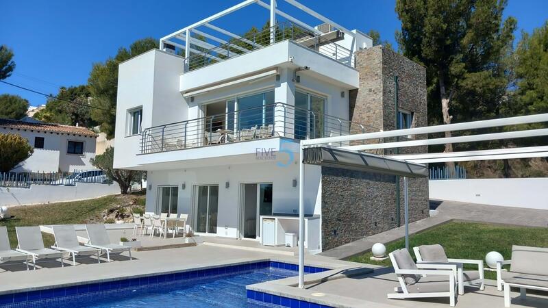 Villa en venta en Moraira, Alicante