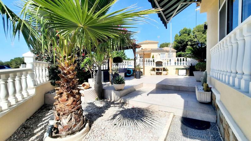 4 bedroom Country House for sale