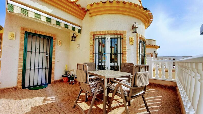 Villa till salu i Guardamar del Segura, Alicante