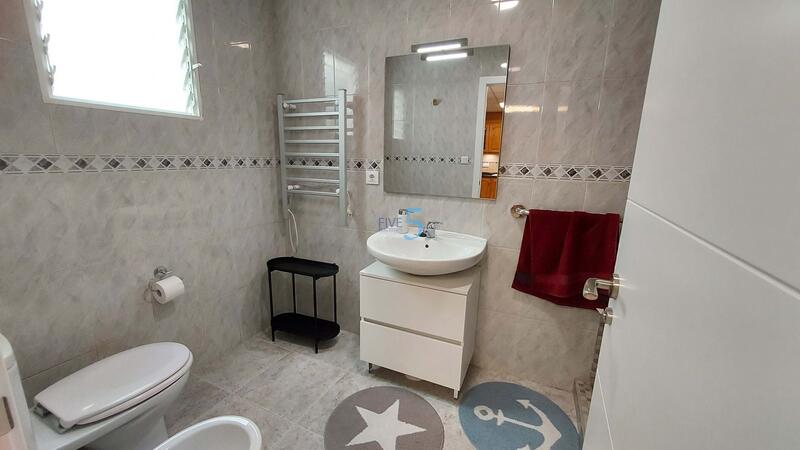 5 bedroom Townhouse for sale
