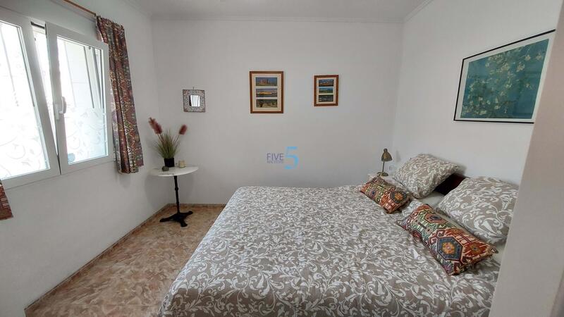 5 bedroom Townhouse for sale