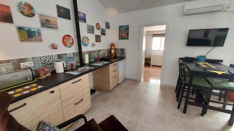 5 bedroom Townhouse for sale