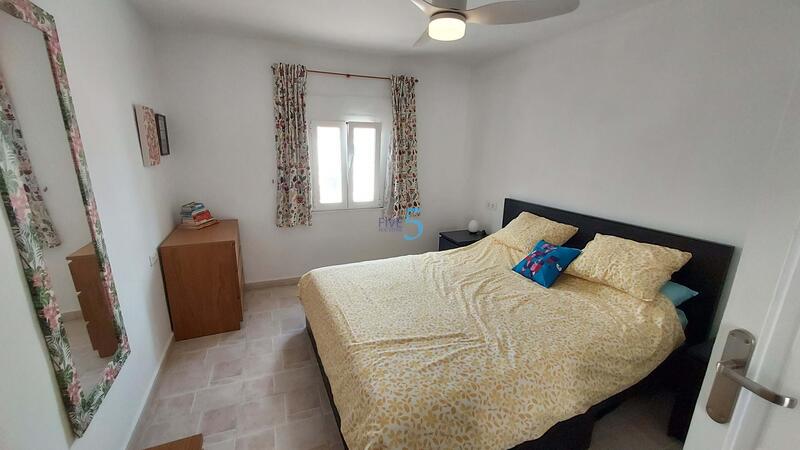 5 bedroom Townhouse for sale