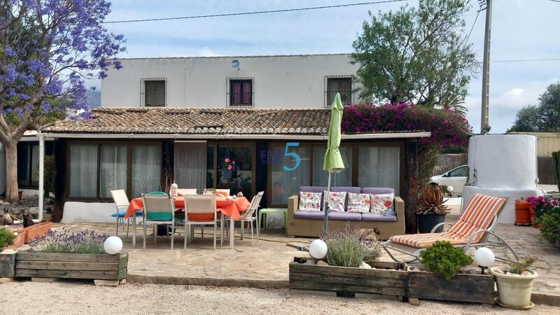 3 bedroom Country House for sale