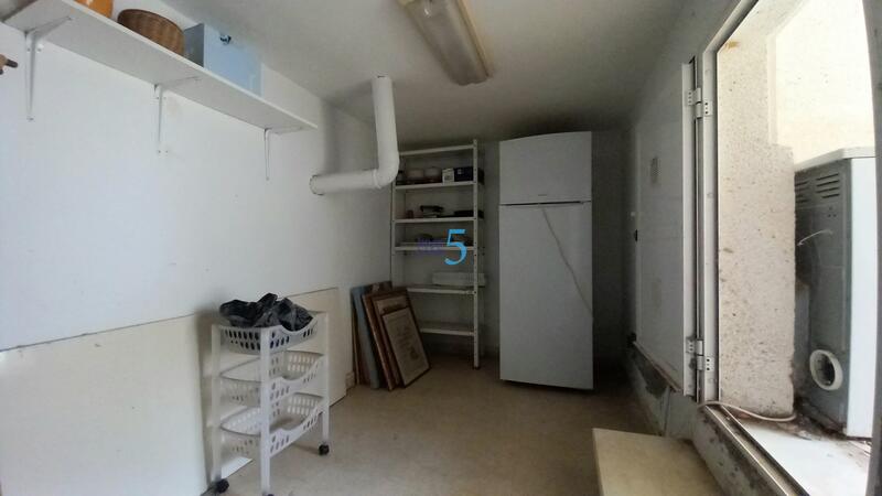 2 slaapkamer Gezinswoning Te koop