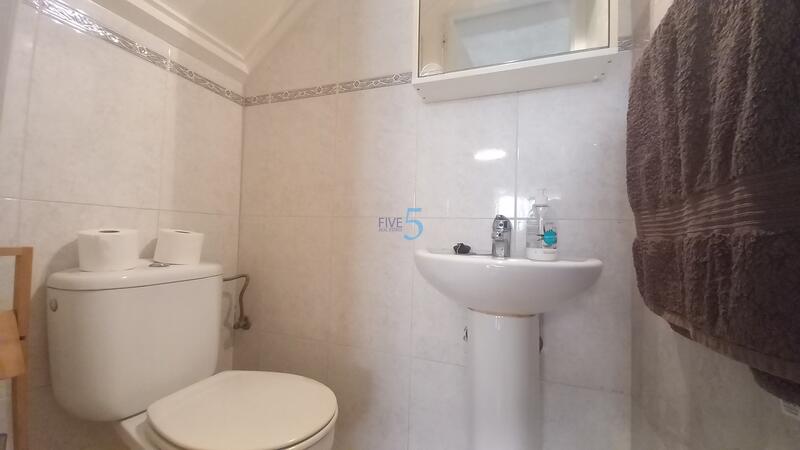 2 slaapkamer Gezinswoning Te koop