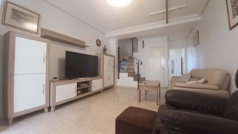 2 slaapkamer Gezinswoning Te koop
