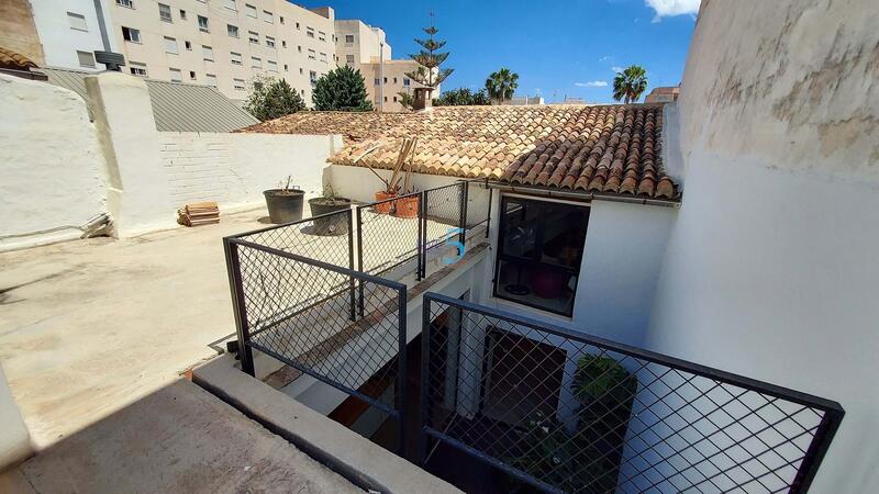 3 bedroom Townhouse for sale