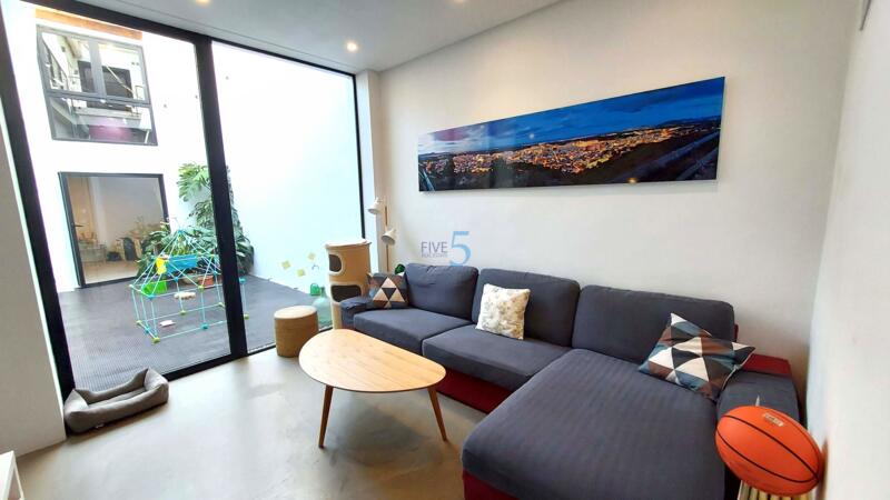 3 bedroom Townhouse for sale
