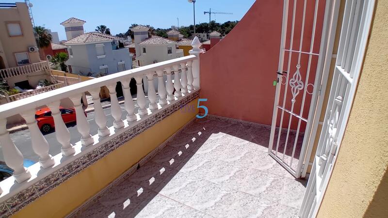3 bedroom Townhouse for sale