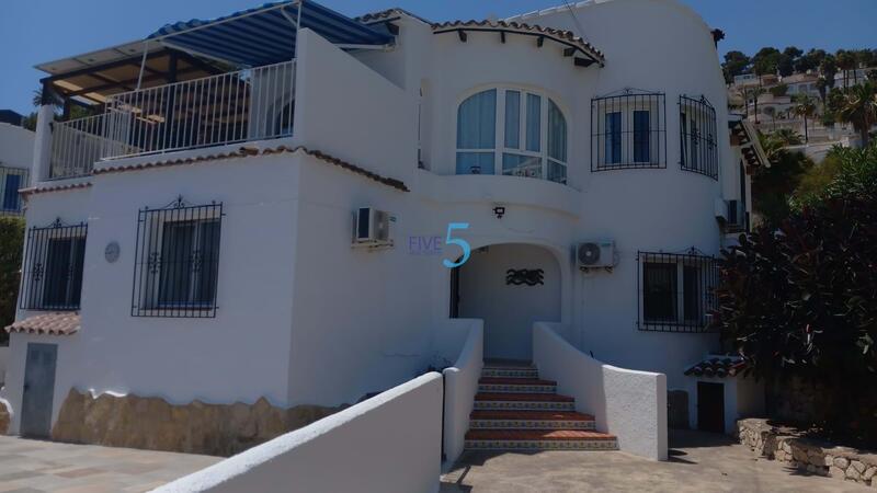 Villa til salgs i Moraira, Alicante
