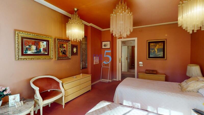 8 bedroom Villa for sale