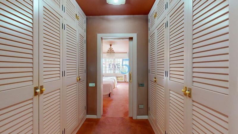 8 bedroom Villa for sale