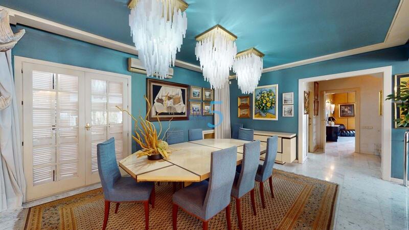 8 bedroom Villa for sale