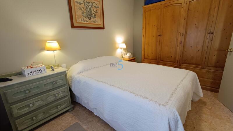 5 bedroom Townhouse for sale