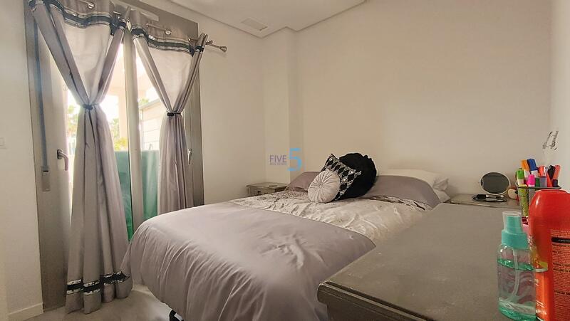2 slaapkamer Appartement Te koop
