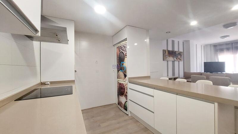 4 sovrum Radhus till salu