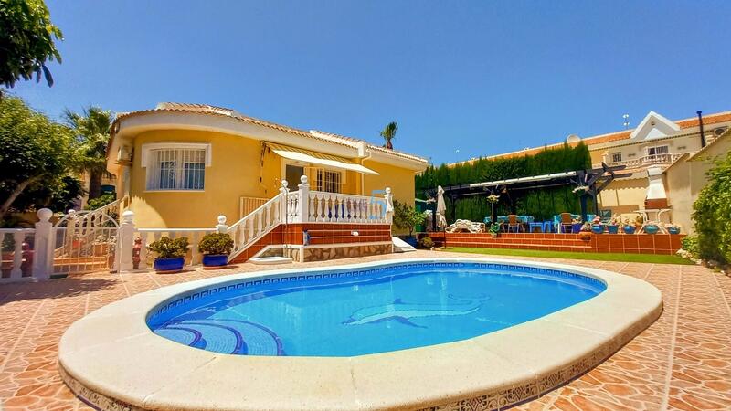Villa til salg i Rojales, Alicante