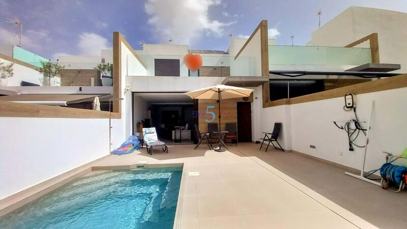 Villa en venta en Benijófar, Alicante