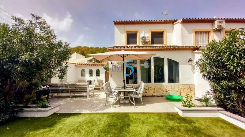 Villa til salg i Pedreguer, Alicante