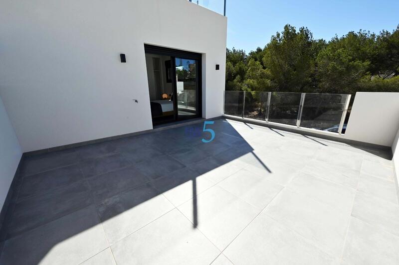 3 bedroom Townhouse for sale