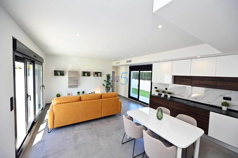 3 bedroom Townhouse for sale