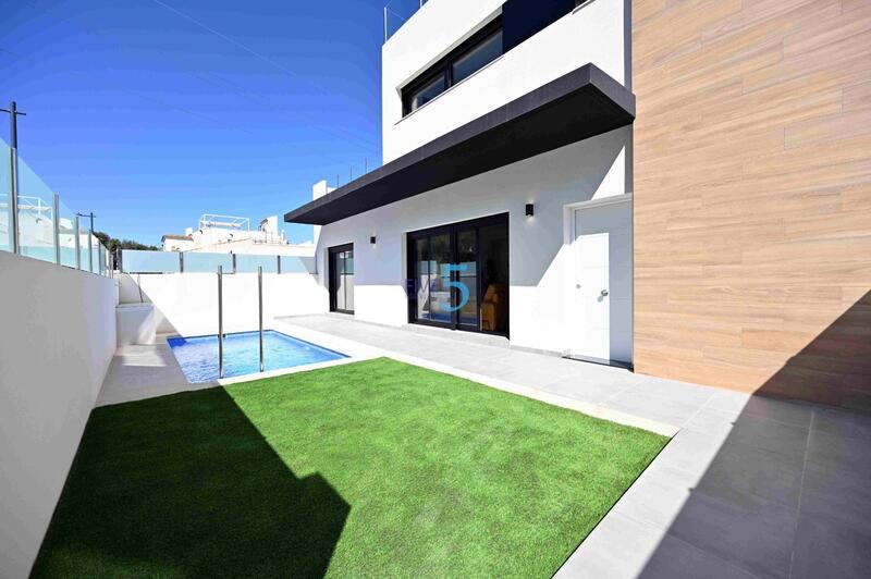 Gezinswoning Te koop in Orihuela, Alicante