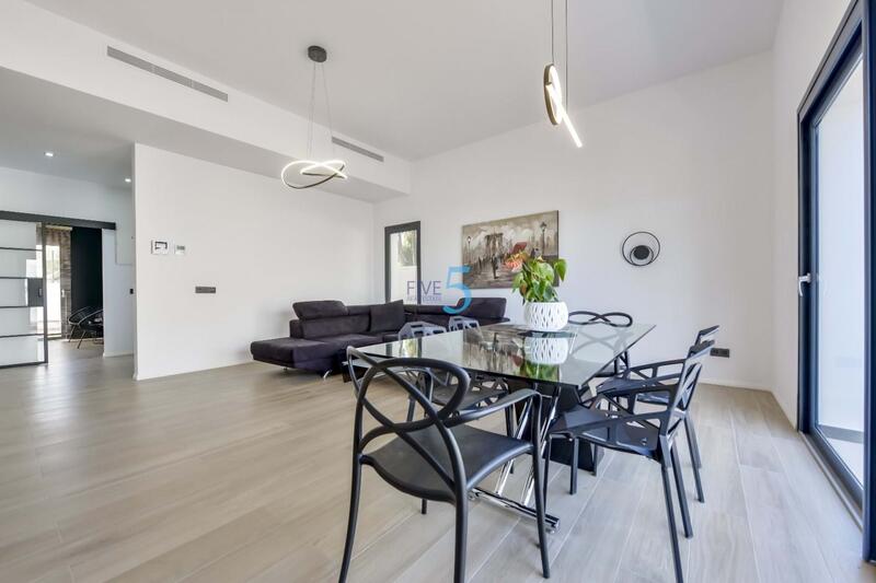 4 Schlafzimmer Villa zu verkaufen