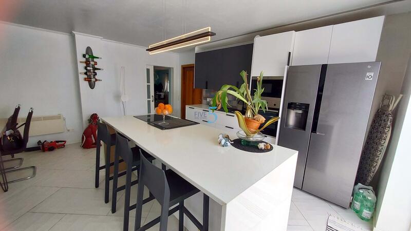 3 bedroom Country House for sale
