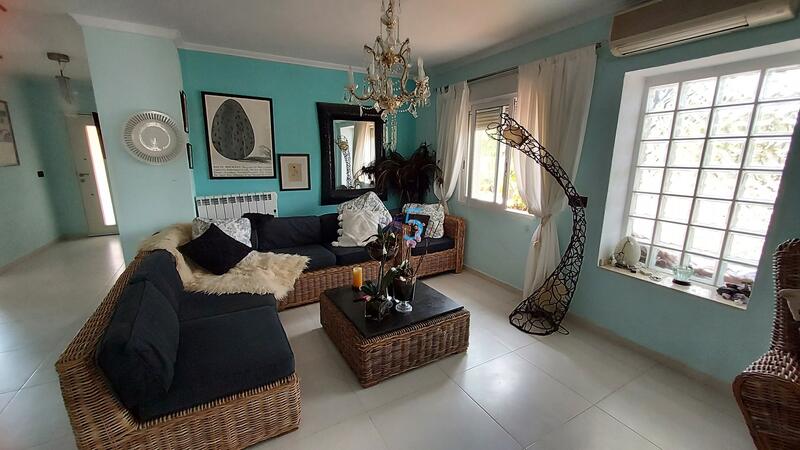 3 bedroom Country House for sale
