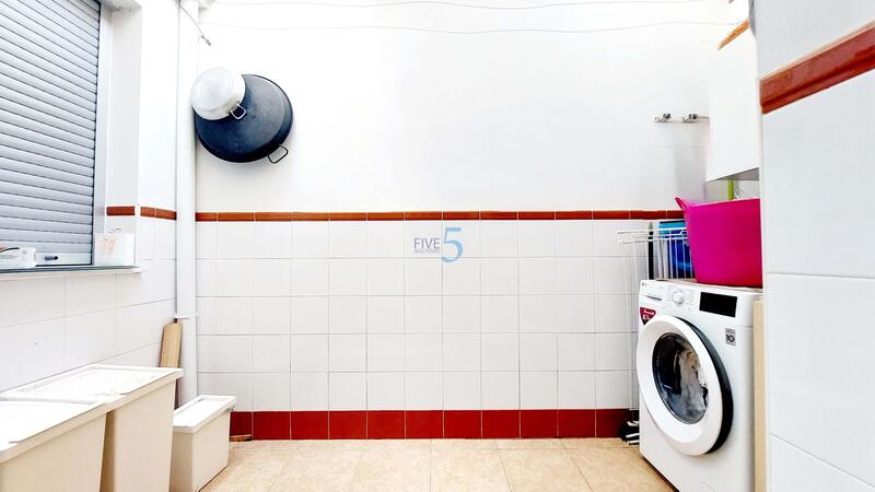 4 Schlafzimmer Stadthaus zu verkaufen