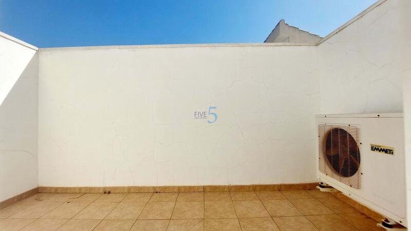 4 Schlafzimmer Stadthaus zu verkaufen
