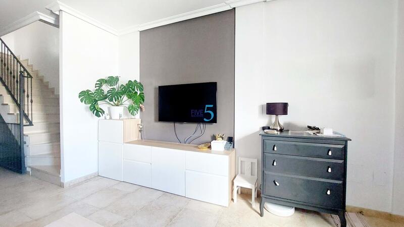 4 Schlafzimmer Stadthaus zu verkaufen