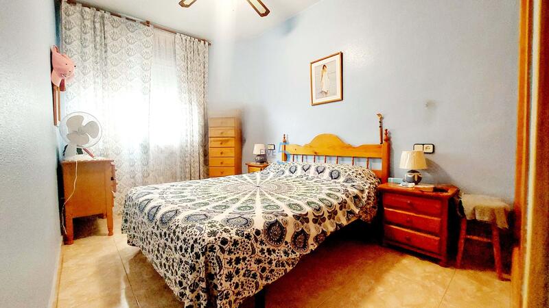 3 slaapkamer Gezinswoning Te koop