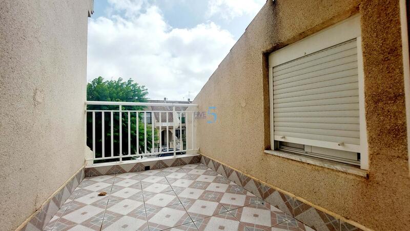3 slaapkamer Gezinswoning Te koop