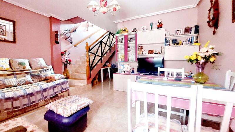 3 slaapkamer Gezinswoning Te koop